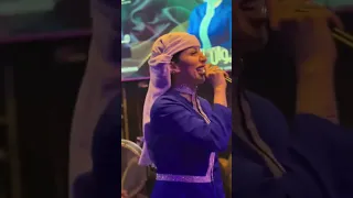 ده انا الزمان يما دغدغني مي مصطفيي 