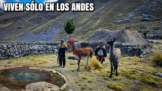 Esta pareja VIVE SÓLO criando truchas y dedicándose a la ganadería