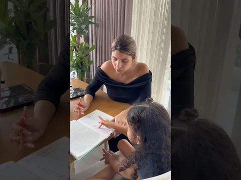 A Chloe no le gusta hacer las tareas