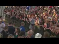 Shirley Manson singing "Push it" on key whilst sprinting