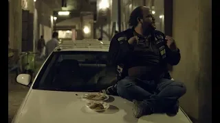 ايه دا   ايه الطعامة والحلاوة دي أقسم بالله        إيه الأرف دا ياجدعان في ايه      دندنها