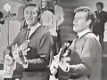 Los Hermanos Carrión - Lanza Tus Penas Al Viento.