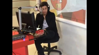 Zé Felipe na rádio Top FM.