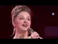 Download Lagu Shalala Lala | Chinese musician performing with a Ukrainian singer on a Chinese television