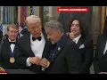 Trump condecora a Sylvester Stallone en la Casa Blanca﻿ 🏅🇺🇸