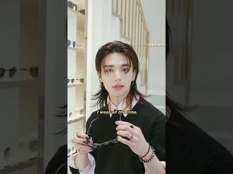 Versace: A Versace Holiday with Hyunjin Ver. 1
