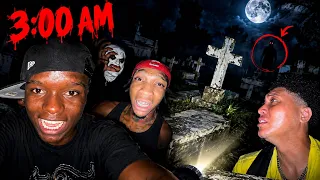 JUGANDO A LAS ESCONDIDAS EN EL CEMENTERIO 🪦 😳