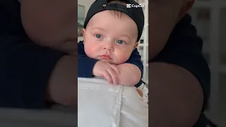 أول مرة يقول  ماما  بابا  دندنها