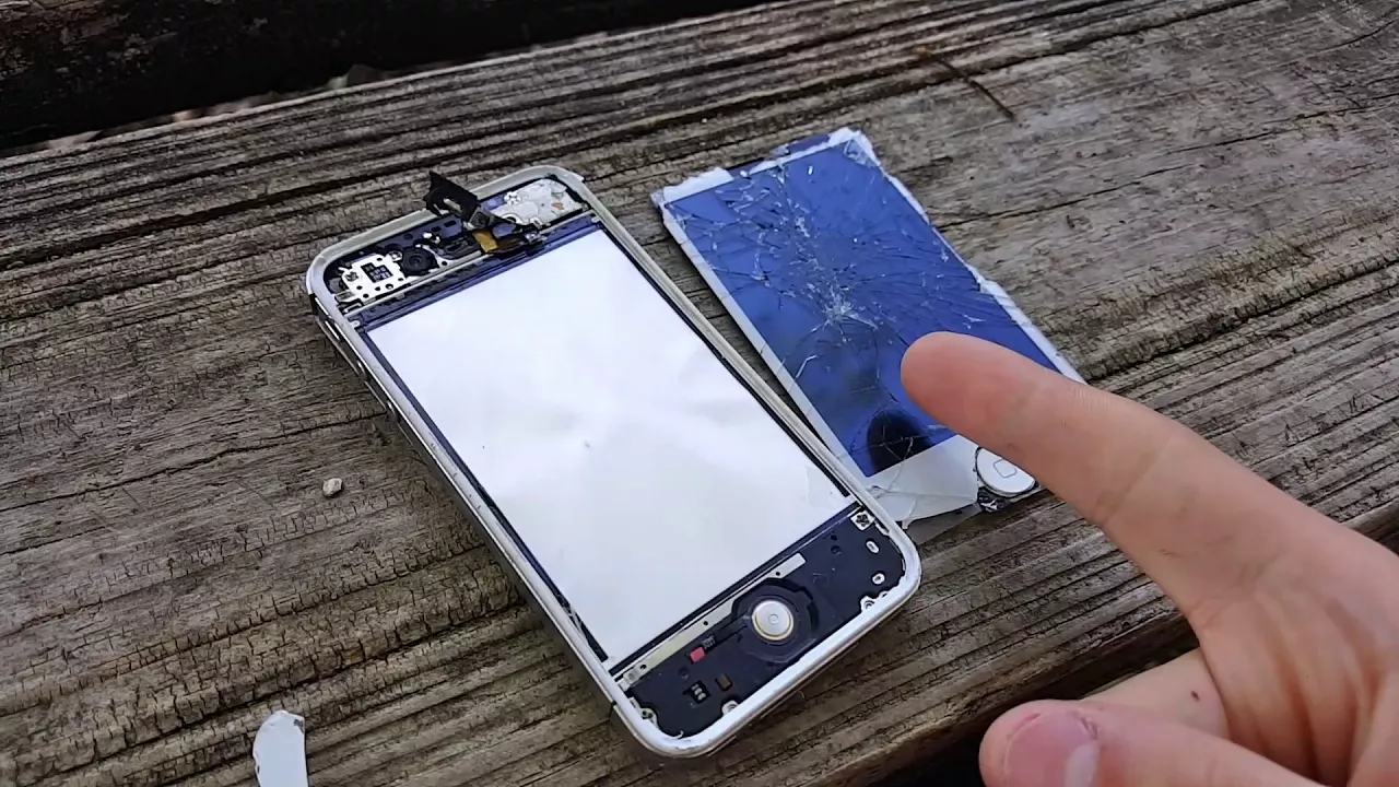 Tasing an iPhone X With an iPhone 8 Taser Case