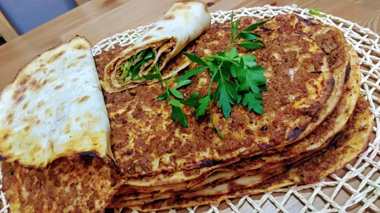 TAVADA LAHMACUN NASIL YAPILIR - DENEYEN HERKESTEN 10 PUAN ALAN ORJİNAL TARİF. 