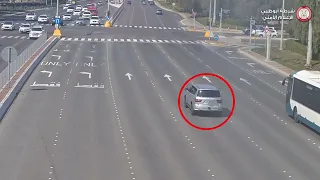 شرطة أبوظبي تهيب بالسائقين عدم الانشغال بالهاتف أثناء عبور الإشارة الحمراء 