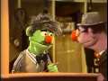 Download Lagu Classic Sesame Street - Looking for a friend at the lost and found