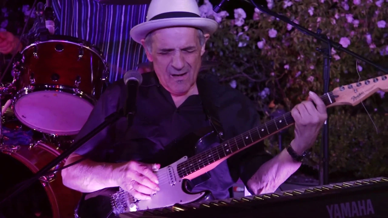 Ron Thompson: I'm Shakin'