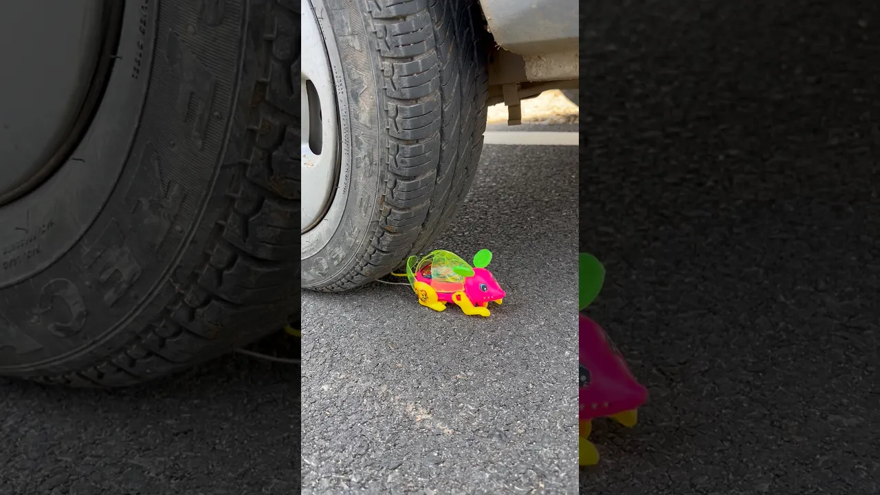 Mouse toy crashes