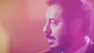 حالات واتس حزينه مش مصدق انك جنبك حد غير انا الاغنيه التي ابكت الملاين 