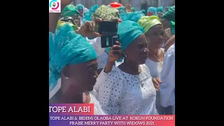 tope alabi u0026 bidemi olaoba live at kokun foundation praise merry party with widows 2021 