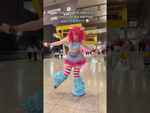 EW and I was in SOCKS💀 #pinkiepie #mlp #mylittlepony #cosplay #mcmcomiccon #comiccon #animecon #fyp