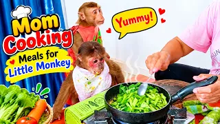 Monkey cute Waiting mom Cooking meals So hungry #monkey  #livestream  #fyp  #viral