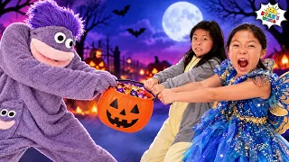 Emma & Kate Trick or Treat Halloween Challenge!