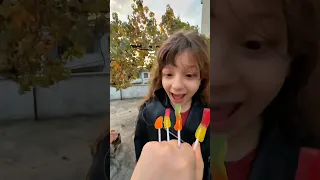 من أكل كل الحلوى شورتات مضحكة 