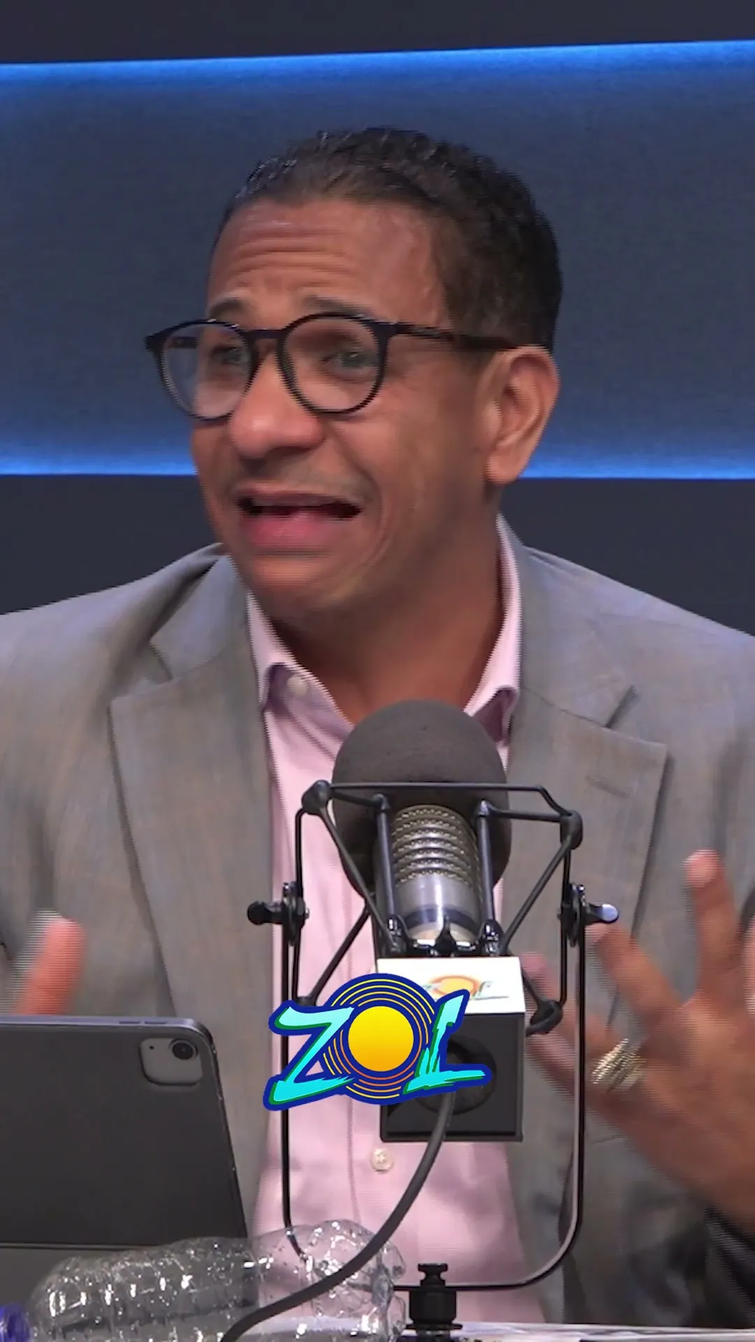 “ESTE ES EL ÚNICO GOBIERNO QUE COGE PRESTADO PARA GUARDAR”