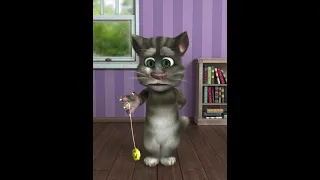 توم يلعب يويو 