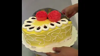 como decorar tortas en forma de corazon con rosas y chocolate