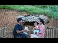 Download Lagu Een prachtige dag, alleenstaande moeder, blij om bij Tuan-Li Tieu Nhi te zijn