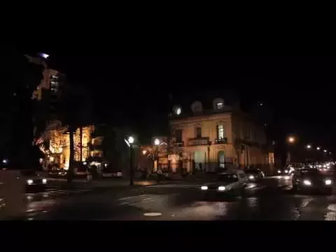 LEJOS DE PARIS - Trailer Oficial