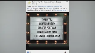 Austintown theater gives thanks on marquee