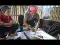 Download Lagu A Hard Day Single Mother: Cooking Bamboo Rice for Her Daughter and Busy Days Around the Bamboo House