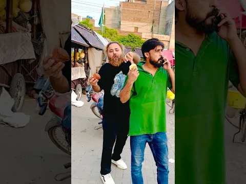 Apple exchange with stone #comedy #lovenlaugh #funny #prank #fun #laugher #prankcam #comedycouple