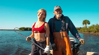 Bikini Buccaneer e02- Catching BLUE CRABS with Captain Tom/ Catch, Clean, Cook Softshell Blue Crab