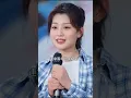 全校都能聽見校花的心聲，校花暗中無數次詆毀她，害她從全校第一變成過街老鼠，被推入水中那一刻才知道真相， 重生到19歲那一年，這次她要復仇拿回一切！