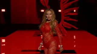 Karol G brilla en Victoria’s Secret ✨ | Performance exclusiva de Ivony es Bonita & Latina Foreva 🌟👠