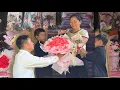 Download Lagu Single mother receives flowers from ex-husband on October 20, International Women's Day.DANG THI DU
