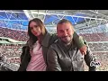 Download Lagu Victoria and David Beckham Join the Crowd at Oasis Final UK Show