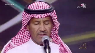 خالد عبدالرحمن يشعل المسرح بأدائه لقصيدة المغفور له الشيخ زايد  يا طير  دندنها