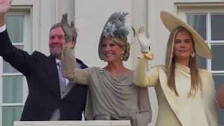 POR FIN La Reina Maxima con sus TRES hijas en el Dia del Principe
