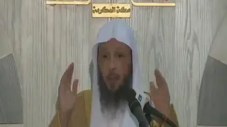  إذا ضاقت عليك الأرض بما رحبت    وتنفست من ثقب إبرة     وأظلمت الدنيا دندنها