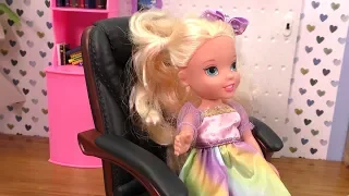 who is the boss elsa and anna toddlers