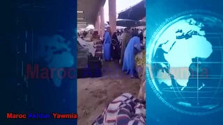 شاهد كيف تحرش  رجل بامرأ وسط الناس دندنها