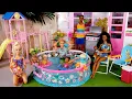 Download Lagu Barbie \u0026 Ken Doll Family Getting Ready for Pool Party