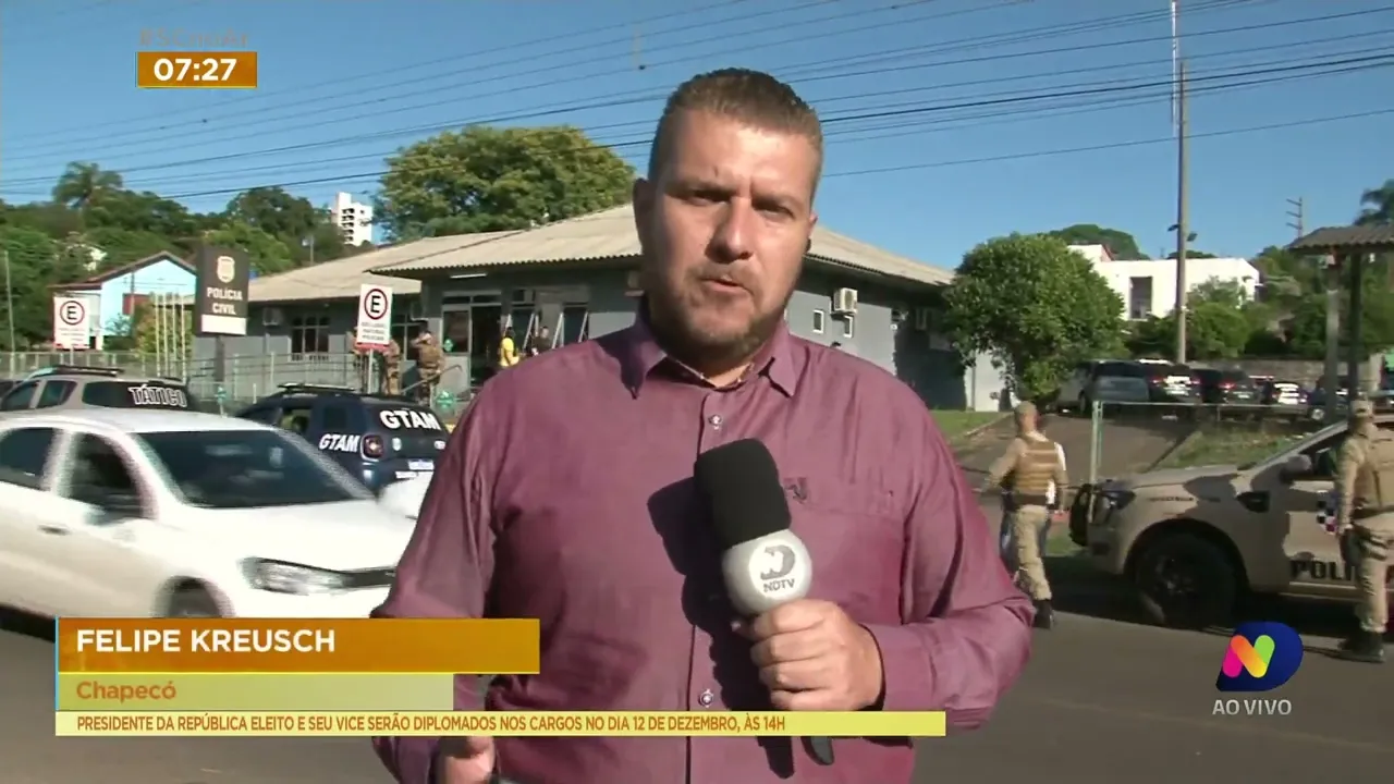 Polícia deflagra operação contra o tráfico de drogas, em Chapecó, na manhã desta sexta-feira