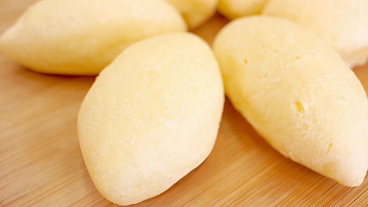 BOLO PÃO DE QUEIJO DE MUSSARELA | SUPER FÁCIL RÁPIDO E DELICIOSO | RECEITAS DA CRIS. 
