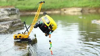 auto rickshaw and heavy loaded truck accident river pulling out crane help by ambulance cs toy