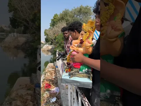 please गणपति बप्पा की मूर्ति को ऐसे मत फेंको यार😭 #shorts #ytshorts #ganeshchaturthi