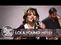 Download Lagu Lola Young: Messy | The Tonight Show Starring Jimmy Fallon