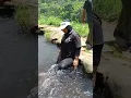Download Lagu Dengan terus melangkah, cepat atau lambat, semua beban kenangan akan tertinggal di belakang