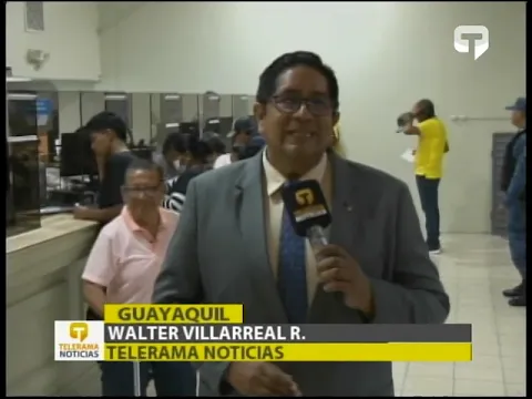 Usuarios de la tercera edad prefieren acudir personalmente a pagar el impuesto